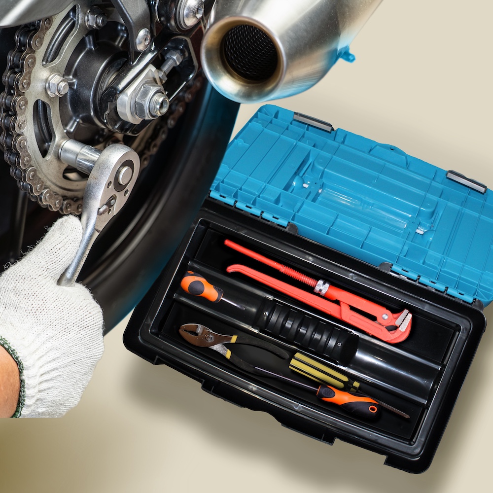 16" TOOL BOX WITH INNER TRAY & LID STORAGE Header Image